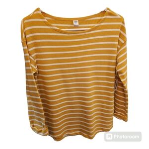 NWT-Old Navy women's long-sleeve top. Size XS Color mustard yellow/white